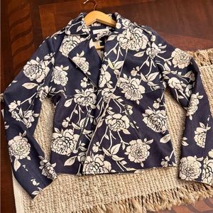 Solitaire chic jacket. Size small chic dark navy blue with white print flowers.